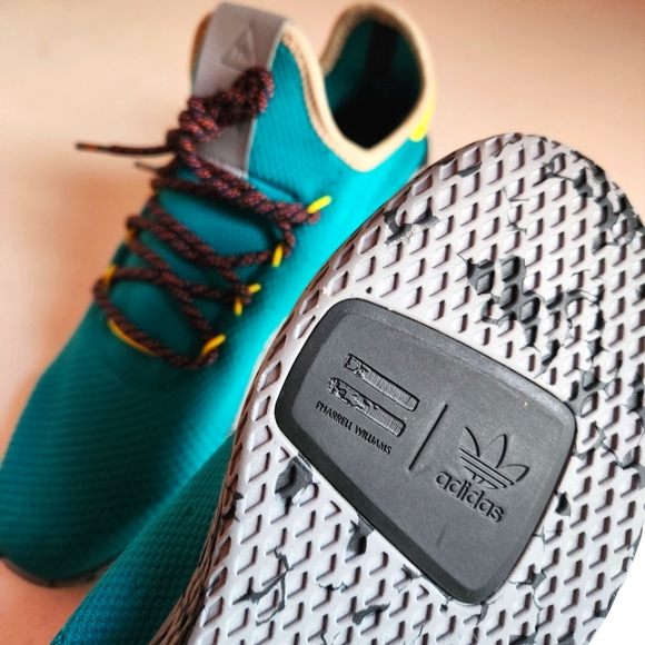 Adidas Pharrell Hu Tennis sz 8 - Picture 3 of 6